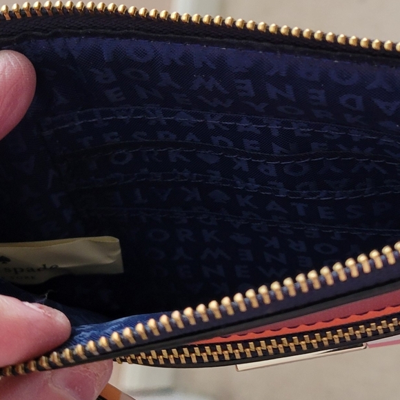Kate Spade Bold Striped Wristlet Bag with Gold Zipper NWOT - Picture 4 of 4